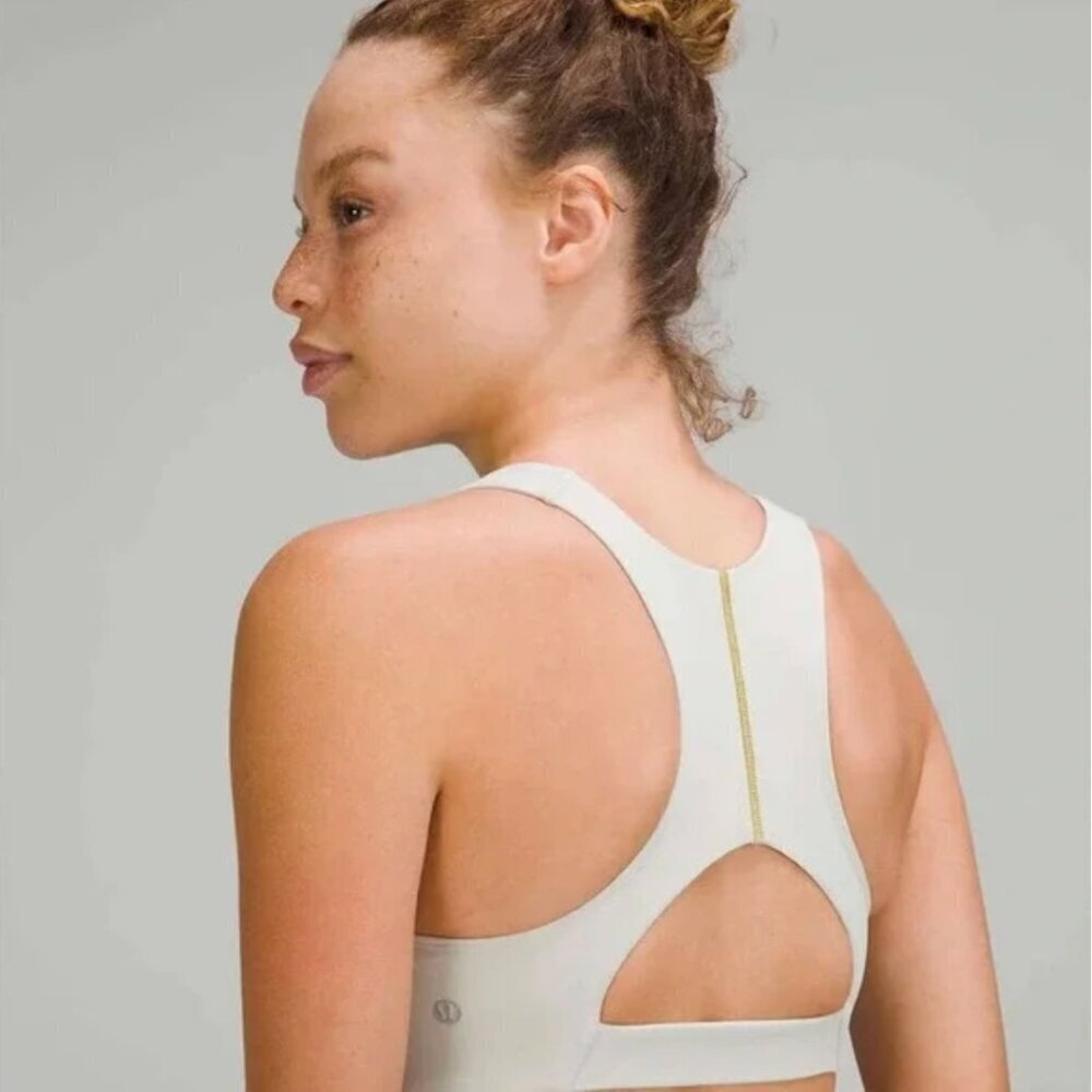 143 Lululemon Tough Train High Neck Bra C/D Cups Light Sage Auric Gold